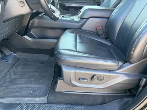 Used 2024 Ford Expedition Max XLT image 17