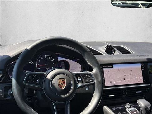Used 2022 Porsche Cayenne AWD/4WD image 12