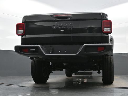 New 2026 Jeep Gladiator Sport AWD/4WD image 17
