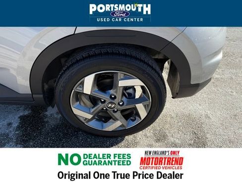 Used 2024 Hyundai Venue SEL image 22