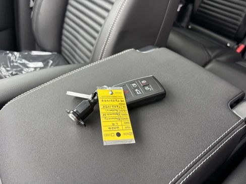 New 2026 Land Rover Discovery Dynamic SE AWD/4WD image 31