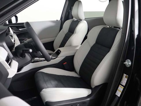 New 2026 Mitsubishi Outlander SE image 31