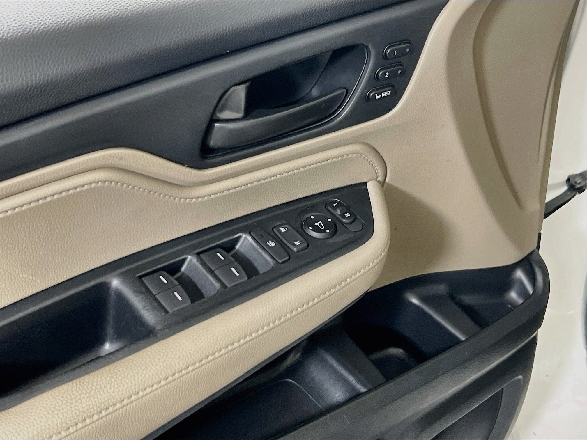 Used 2023 Honda Odyssey EX-L image 17