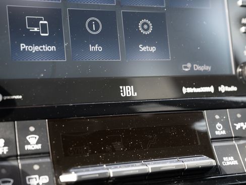 Used 2021 Toyota Highlander XSE image 32