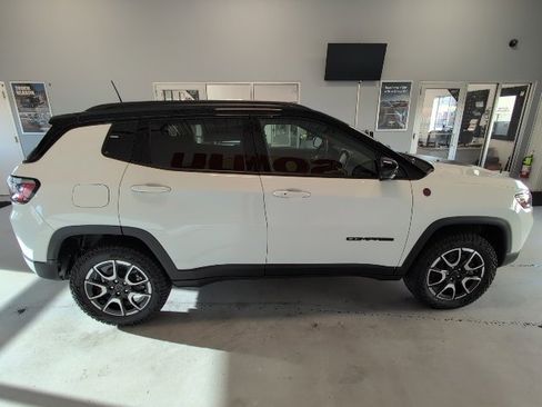 New 2026 Jeep Compass Trailhawk w/ Trailer Tow Group image 6