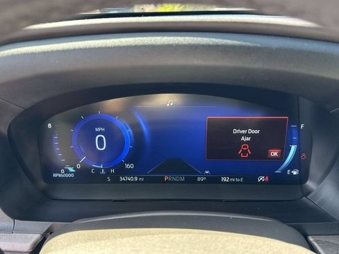 Used 2020 Ford Explorer Platinum w/ Premium Technology Package AWD/4WD image 12
