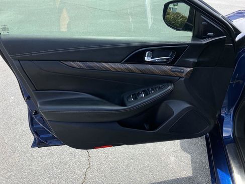 Used 2018 Nissan Maxima Platinum image 16