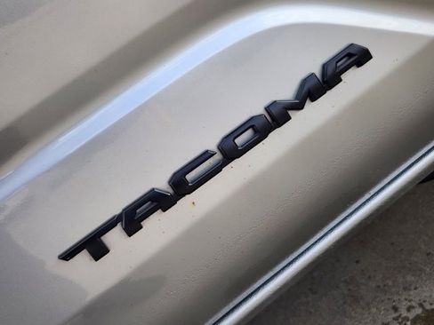 Used 2024 Toyota Tacoma TRD Off-Road image 11