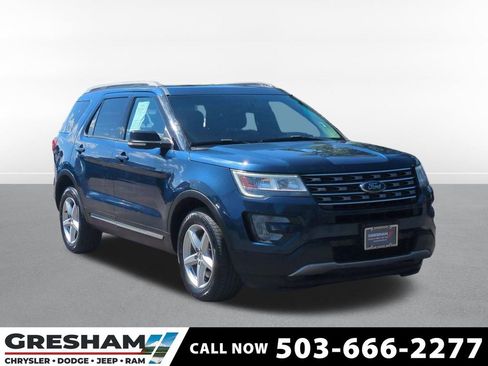 Used 2017 Ford Explorer XLT w/ Equipment Group 202A AWD/4WD image 1
