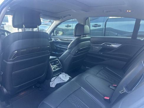 Used 2016 BMW 740i image 6