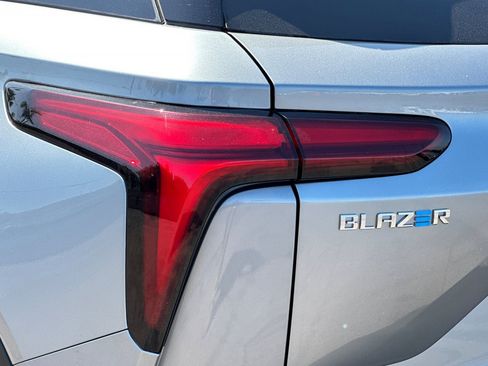New 2025 Chevrolet Blazer EV LT image 26