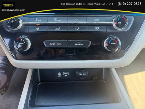 Used 2019 Kia Sedona LX FWD image 22