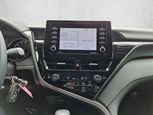 Used 2022 Toyota Camry SE FWD image 14