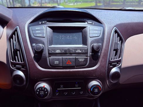 Used 2015 Hyundai Tucson GLS w/ Option Group 02 FWD image 24