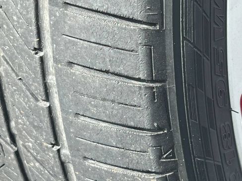 Used 2015 Hyundai Genesis 3.8 RWD image 40