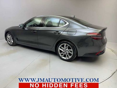 Used 2022 Genesis G70 2.0T image 3