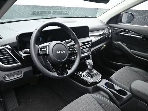 New 2026 Kia Seltos S image 10