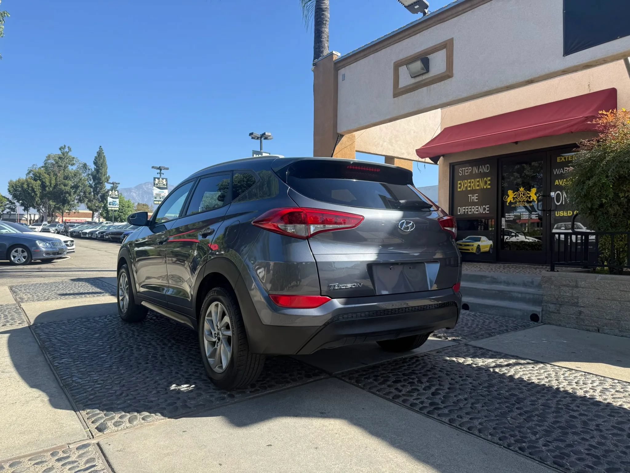 Used 2016 Hyundai Tucson SE w/ Option Group 02 FWD image 3