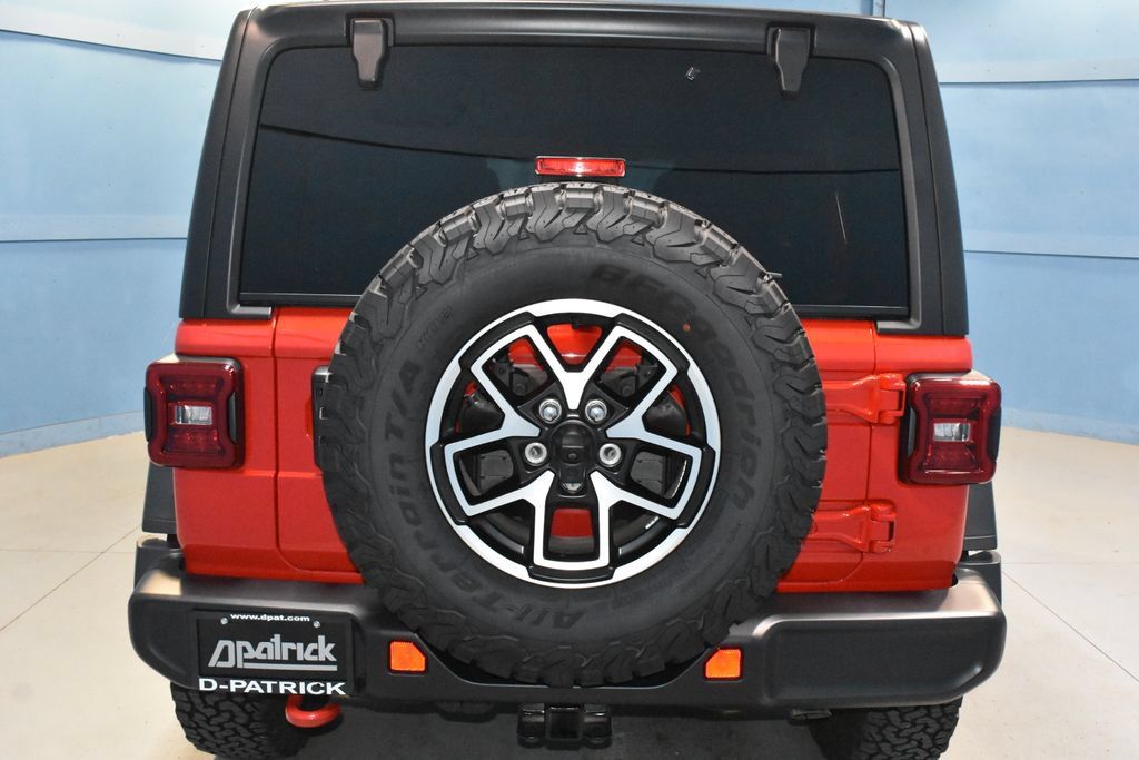 Used 2025 Jeep Wrangler Unlimited Rubicon w/ Convenience Group AWD/4WD image 31