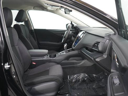 Used 2025 Subaru Outback Premium AWD/4WD image 11