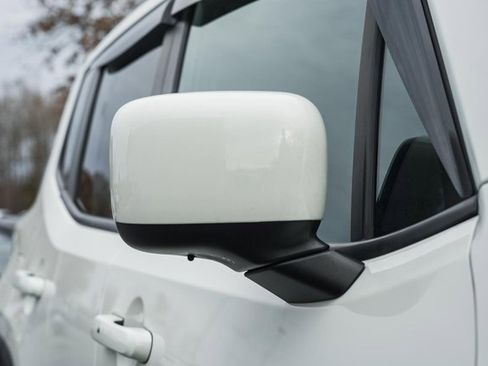 Used 2019 Jeep Renegade Latitude w/ Cold Weather Group image 15