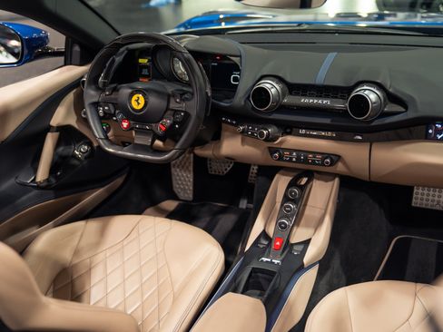 Used 2021 Ferrari 812 GTS RWD image 2