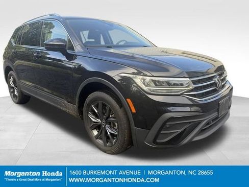 Used 2023 Volkswagen Tiguan SE FWD image 1