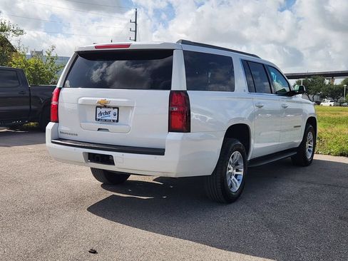 Used 2019 Chevrolet Suburban LT RWD image 3