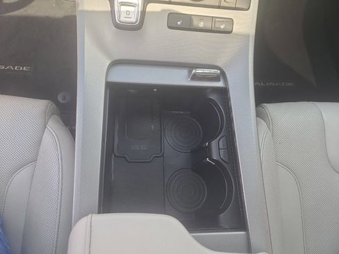 Used 2021 Hyundai Palisade SEL w/ Premium Package image 17