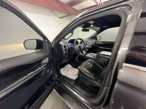 Used 2021 Ford Expedition XLT image 10