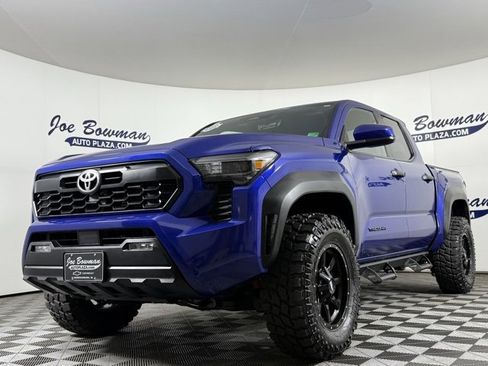 Used 2025 Toyota Tacoma TRD Off-Road image 3