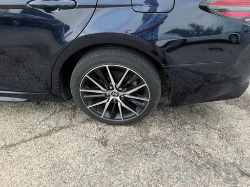 Used 2021 Toyota Camry SE FWD image 11