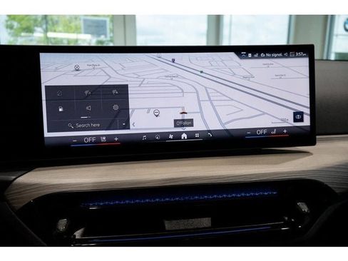 Used 2025 BMW 330i xDrive Sedan w/ Premium Package image 70