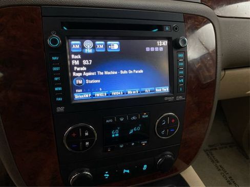 Used 2012 Chevrolet Suburban LT AWD/4WD image 31