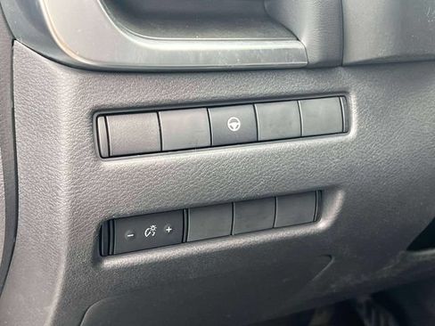 Used 2022 Nissan Rogue SV AWD/4WD image 22