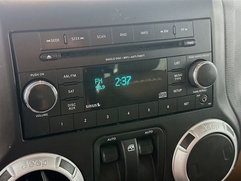 Used 2013 Jeep Wrangler Sahara w/ Trailer Tow Group image 18