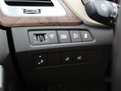 Used 2018 Hyundai Santa Fe Limited w/ Cargo Package image 17