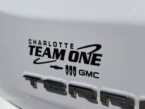 Used 2024 GMC Terrain SLT AWD/4WD image 34