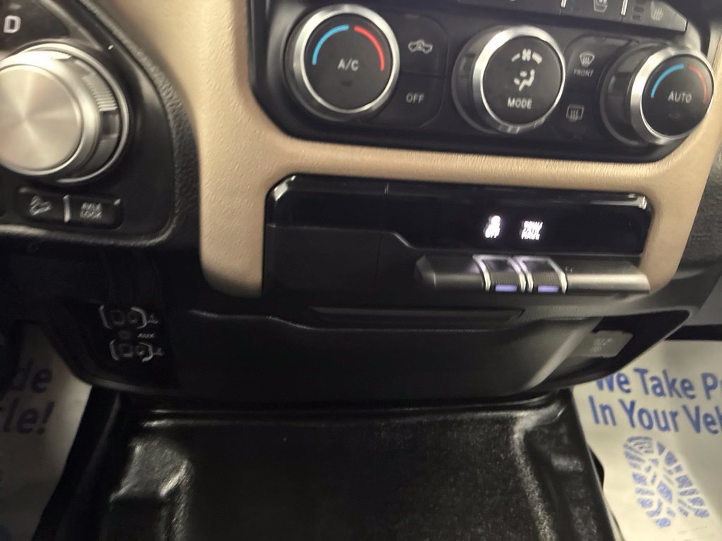Used 2022 RAM 1500 Laramie w/ Off Road Group AWD/4WD image 60