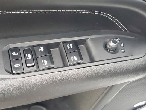 Used 2023 Jeep Compass High Altitude w/ Driver Assist Group I AWD/4WD image 17