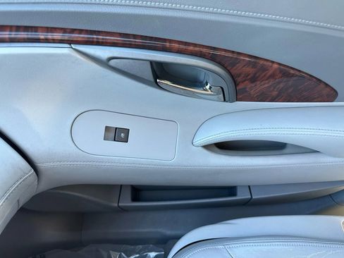 Used 2013 Buick LaCrosse Premium image 31