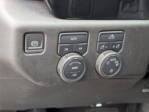Used 2023 Chevrolet Silverado 1500 LT AWD/4WD image 20