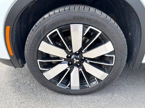 Used 2025 Mitsubishi Outlander SE AWD/4WD image 11