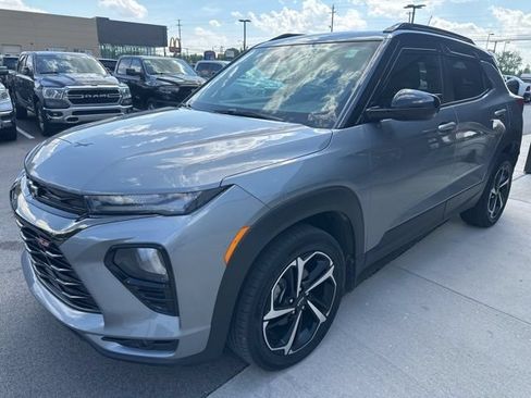 Used 2023 Chevrolet TrailBlazer RS w/ Convenience Package AWD/4WD image 9