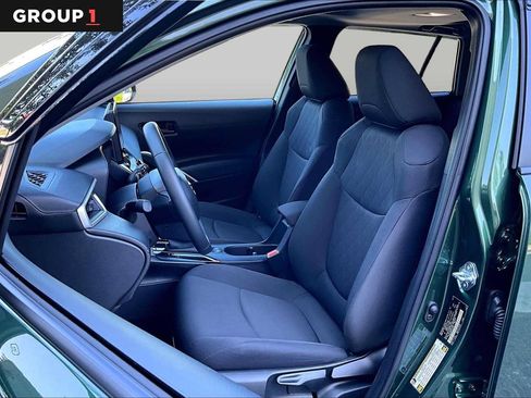 Used 2025 Toyota Corolla Cross LE w/ Moonroof Package AWD/4WD image 9