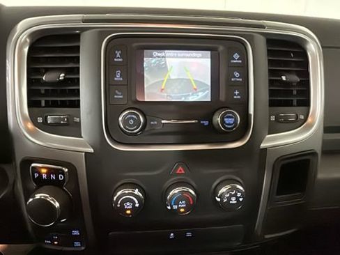 Used 2022 RAM 1500 Classic SLT AWD/4WD image 23