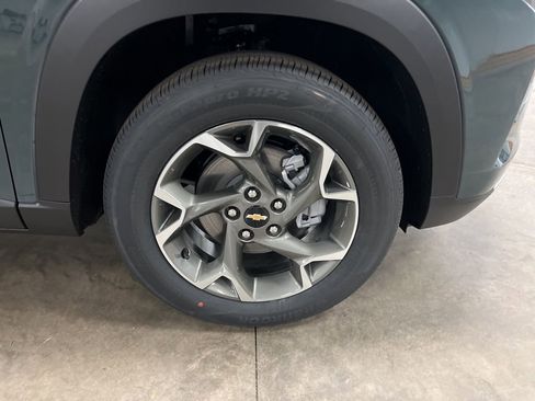 New 2026 Chevrolet Trax LT w/ Driver Confidence Package FWD image 17