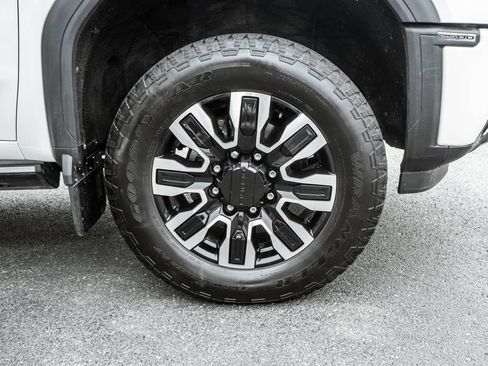 Used 2024 GMC Sierra 2500 Denali Ultimate AWD/4WD image 5