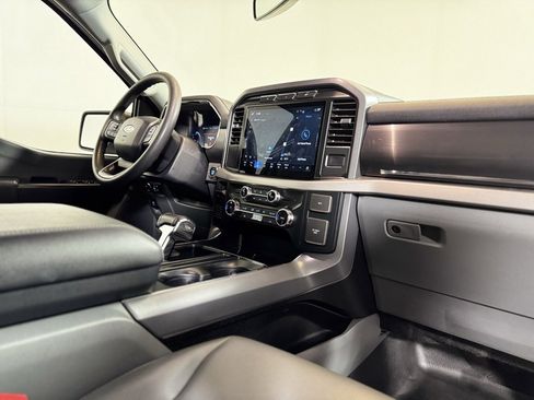 Used 2022 Ford F150 Lightning Pro image 9