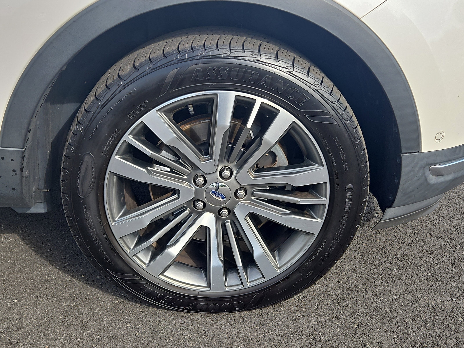 Used 2019 Ford Explorer Platinum AWD/4WD image 8